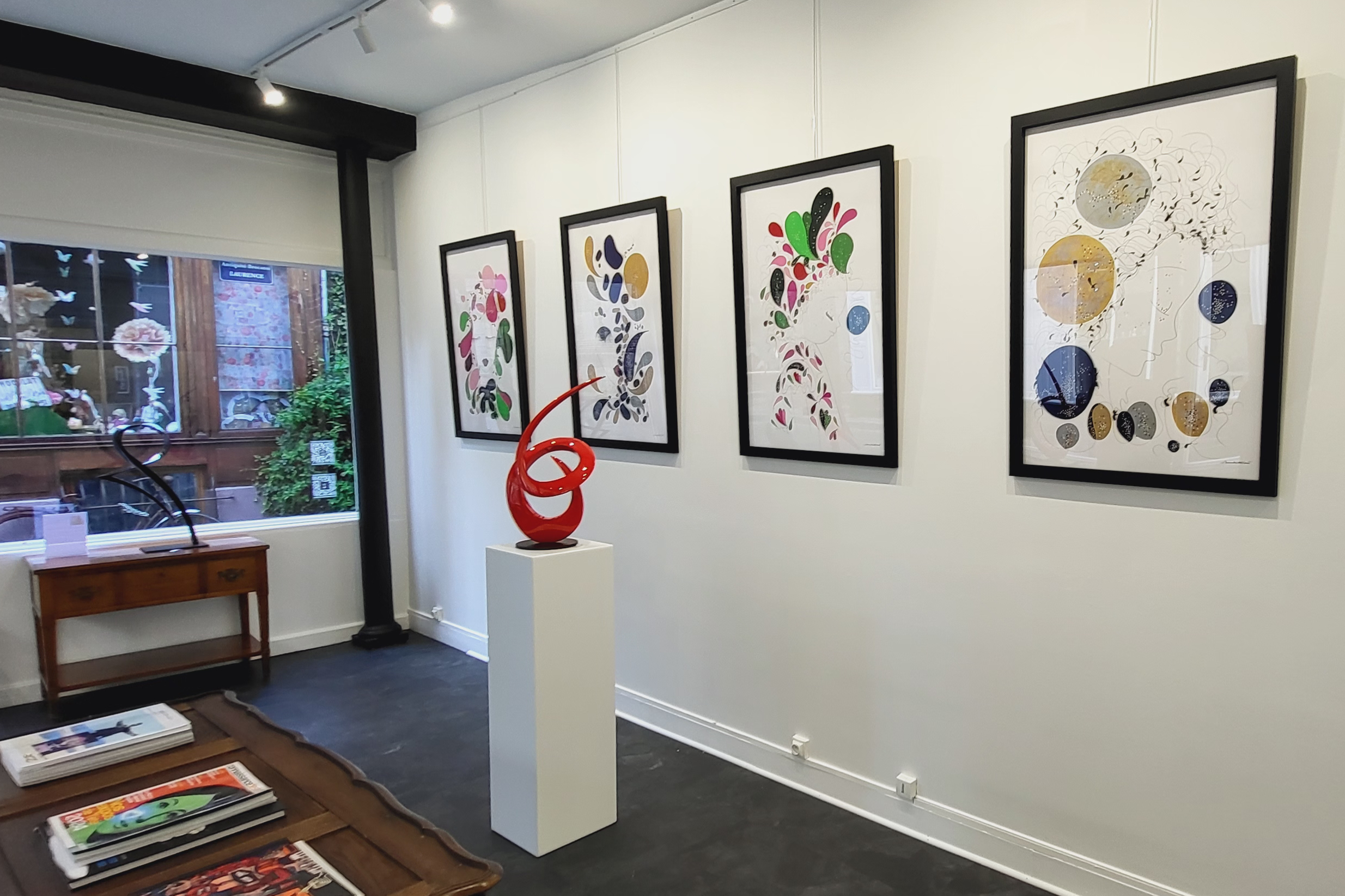 Photo d'une galerie d'art dans la ville de Honfleur située en Normandie. A Honfleur il y a une multitude de galeries d'art situé dans le quartier du Carré des Arts.